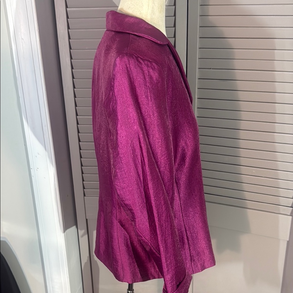 Elegant Women's Purple Blazer - Picture 6 of 10